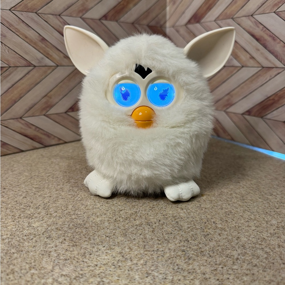 2012 Furby Yeti.   Watch Video!